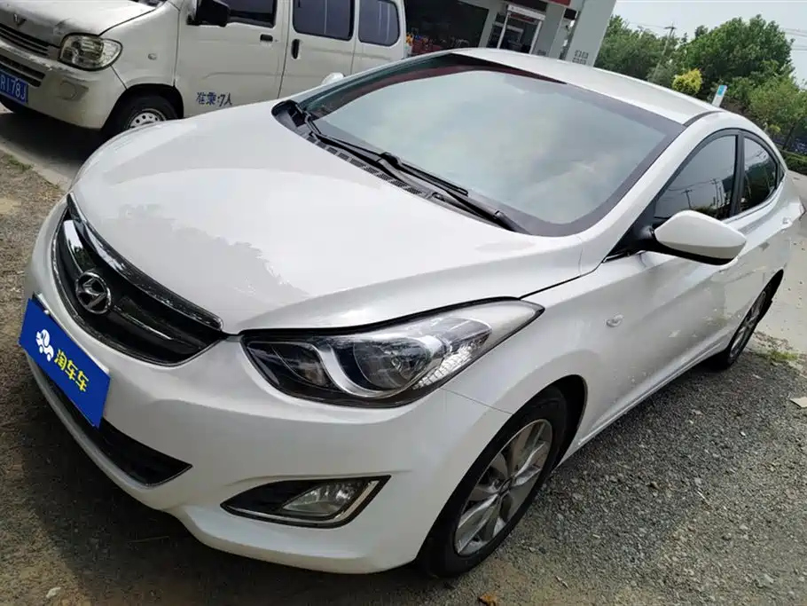 HYUNDAI ELANTRA 2015