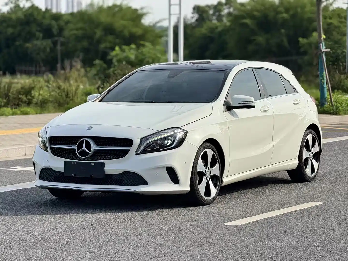 MERCEDES BENZ A-CLASS IMPORT 2016