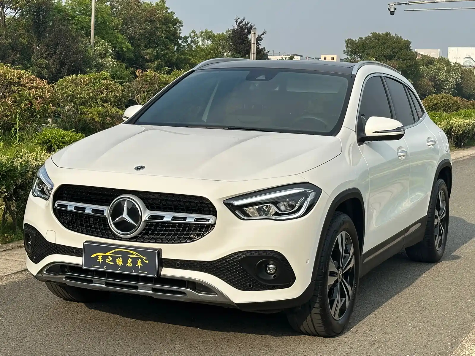 MERCEDES BENZ GLA 2023