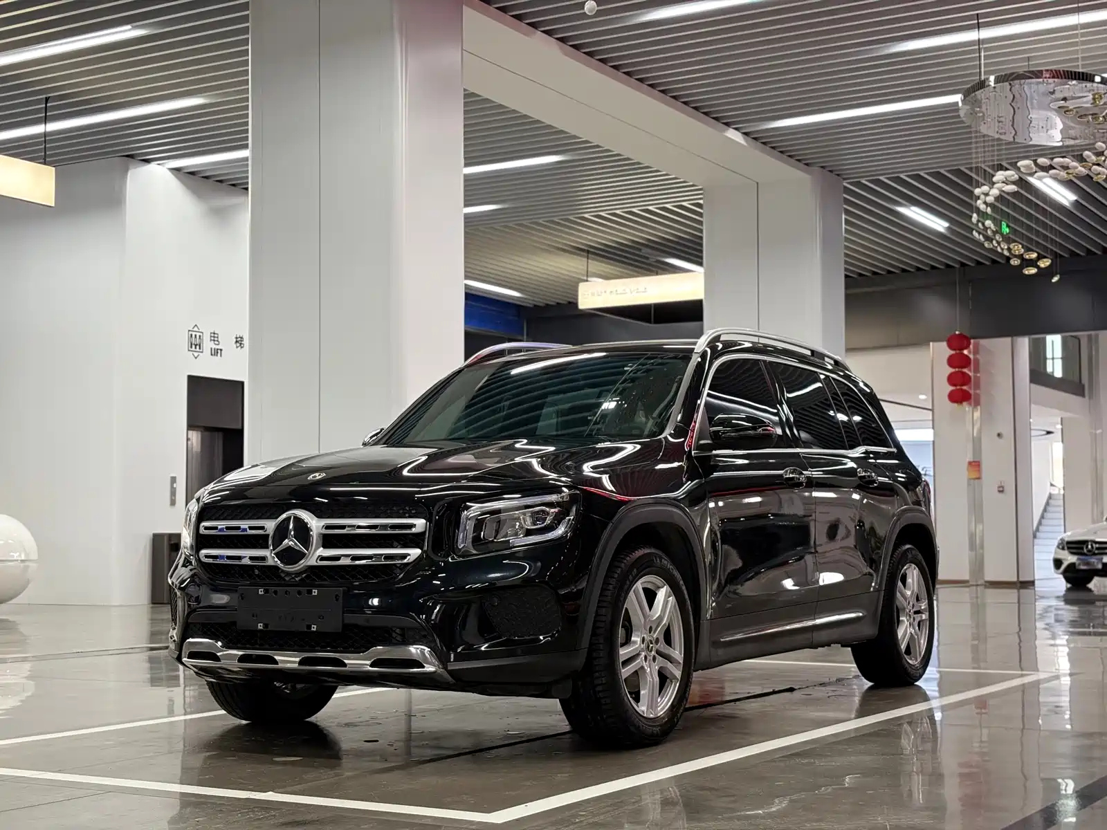 MERCEDES BENZ GLB 2023