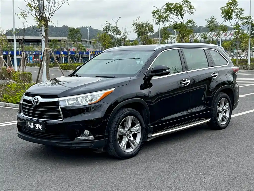 TOYOTA HIGHLANDER