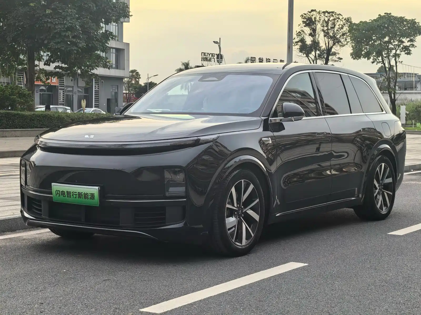 LI AUTO L8 2023