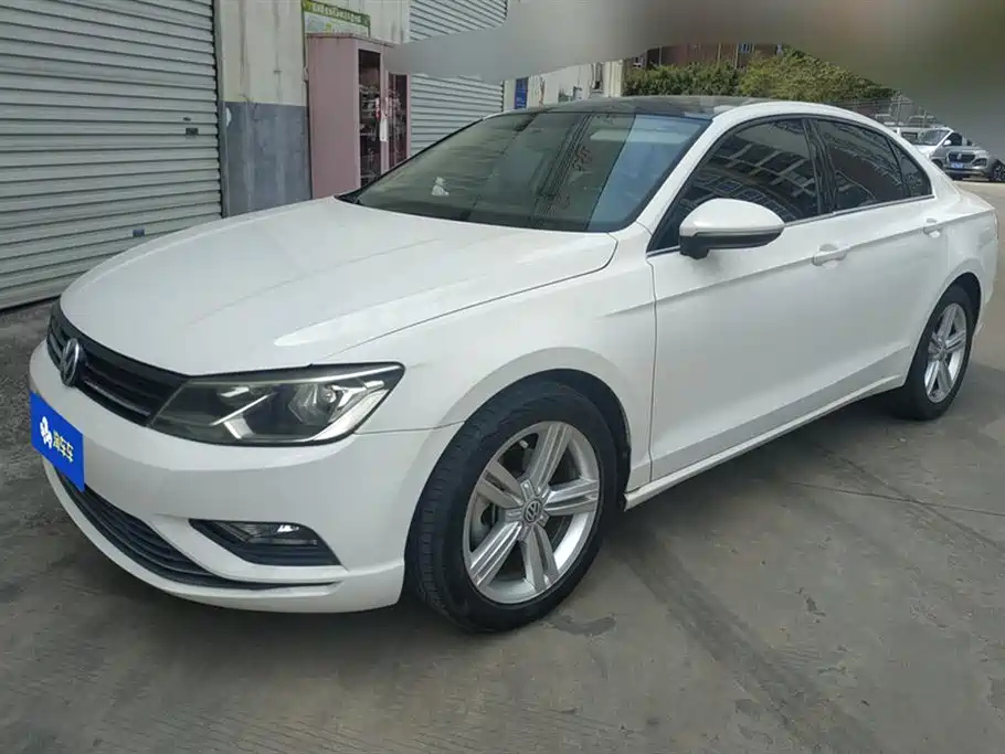 VOLKSWAGEN LAMANDO