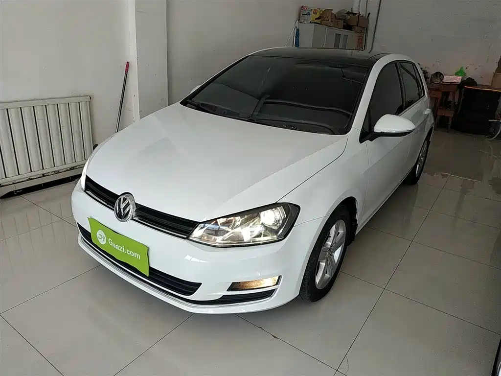 VOLKSWAGEN GOLF 2015