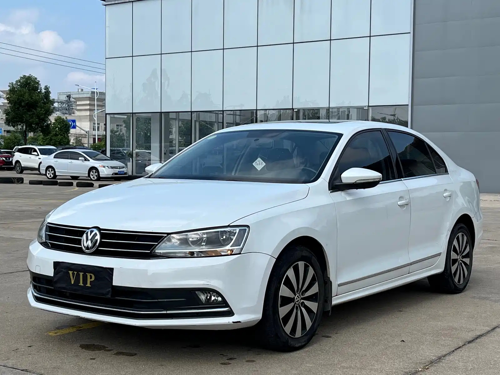 VOLKSWAGEN SAGITAR 2017