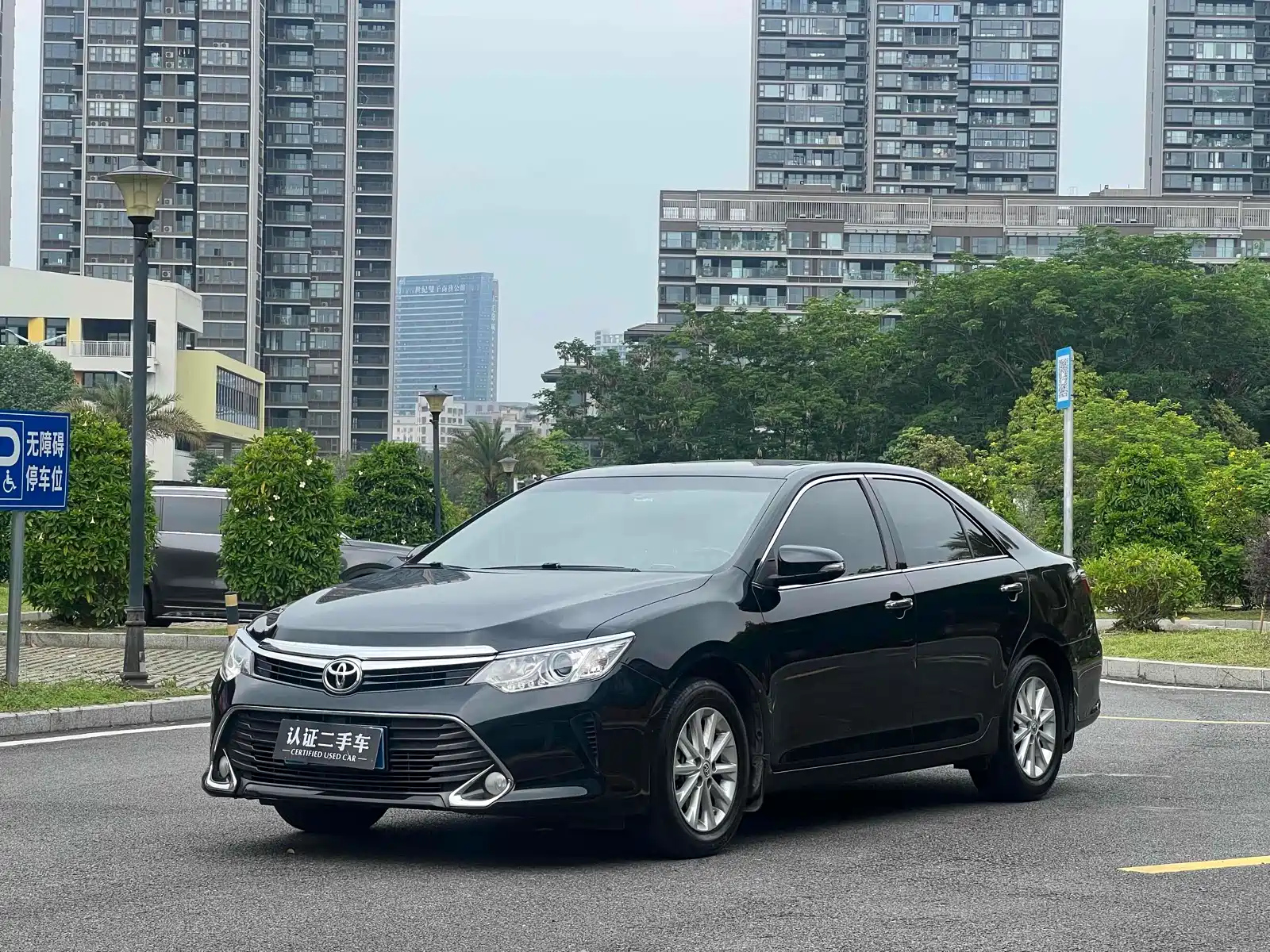 TOYOTA CAMRY 2016