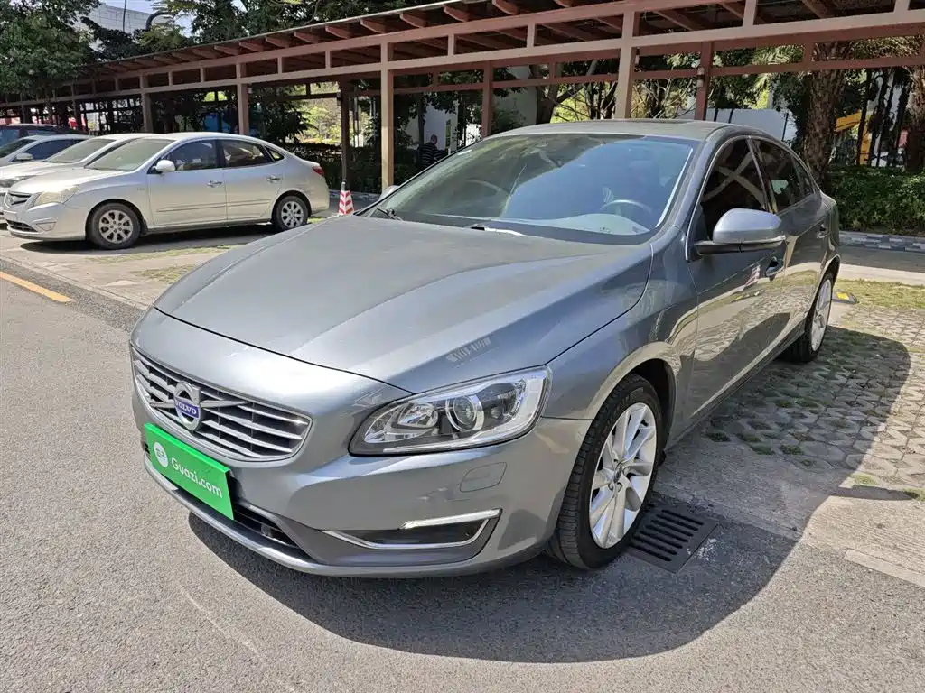 VOLVO S60 2016