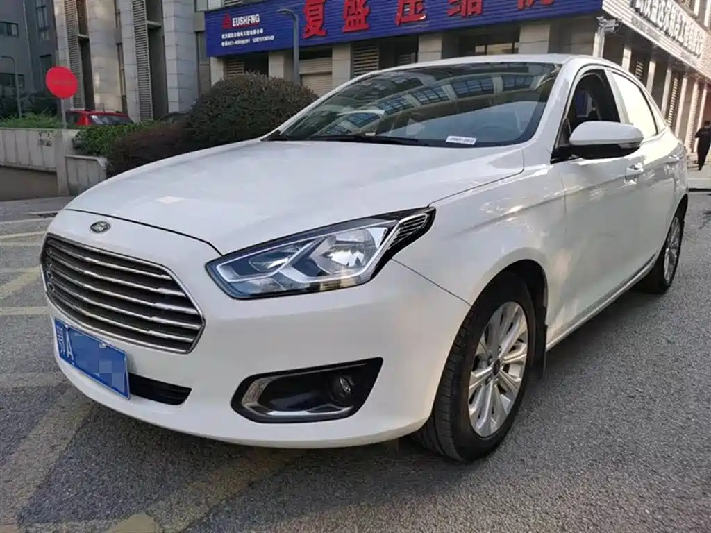 FORD ESCORT 2015