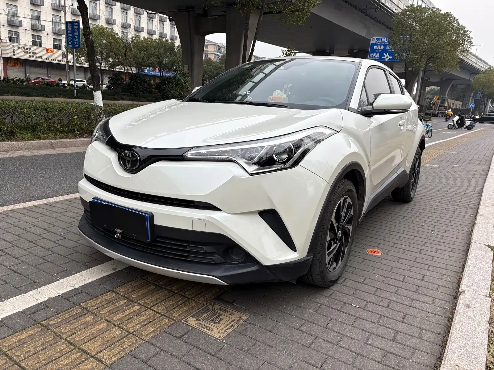 TOYOTA IZOA 2022