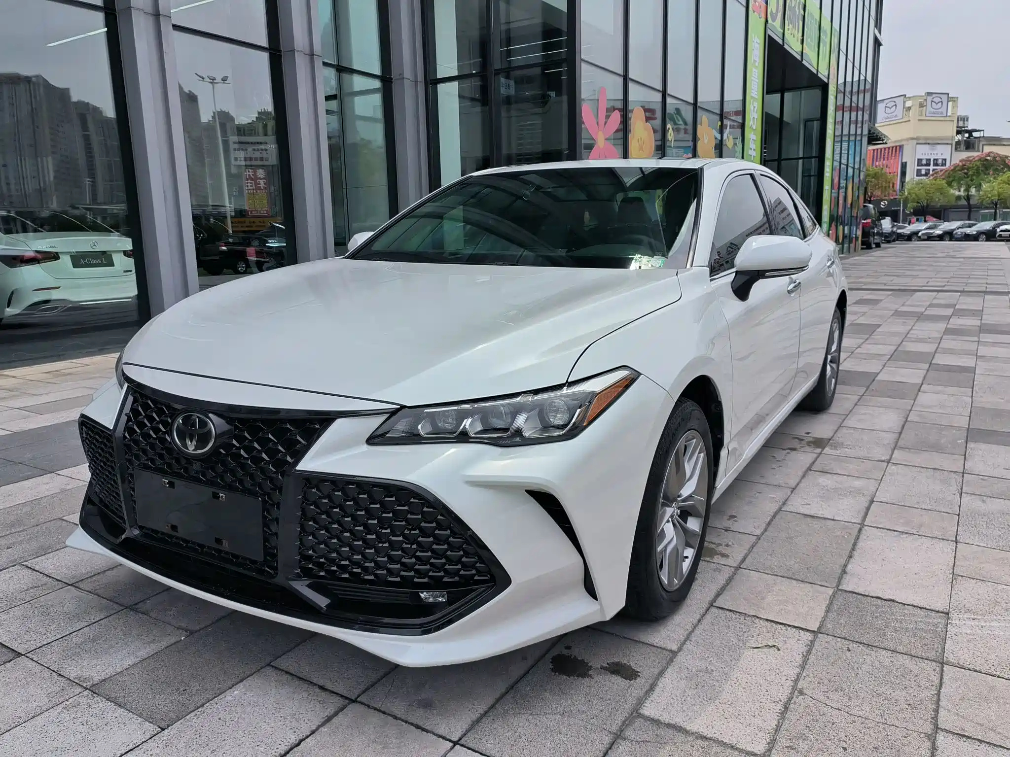 TOYOTA AVALON 2019