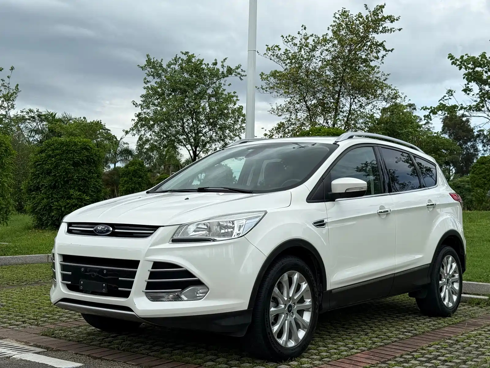 FORD ESCAPE 2015