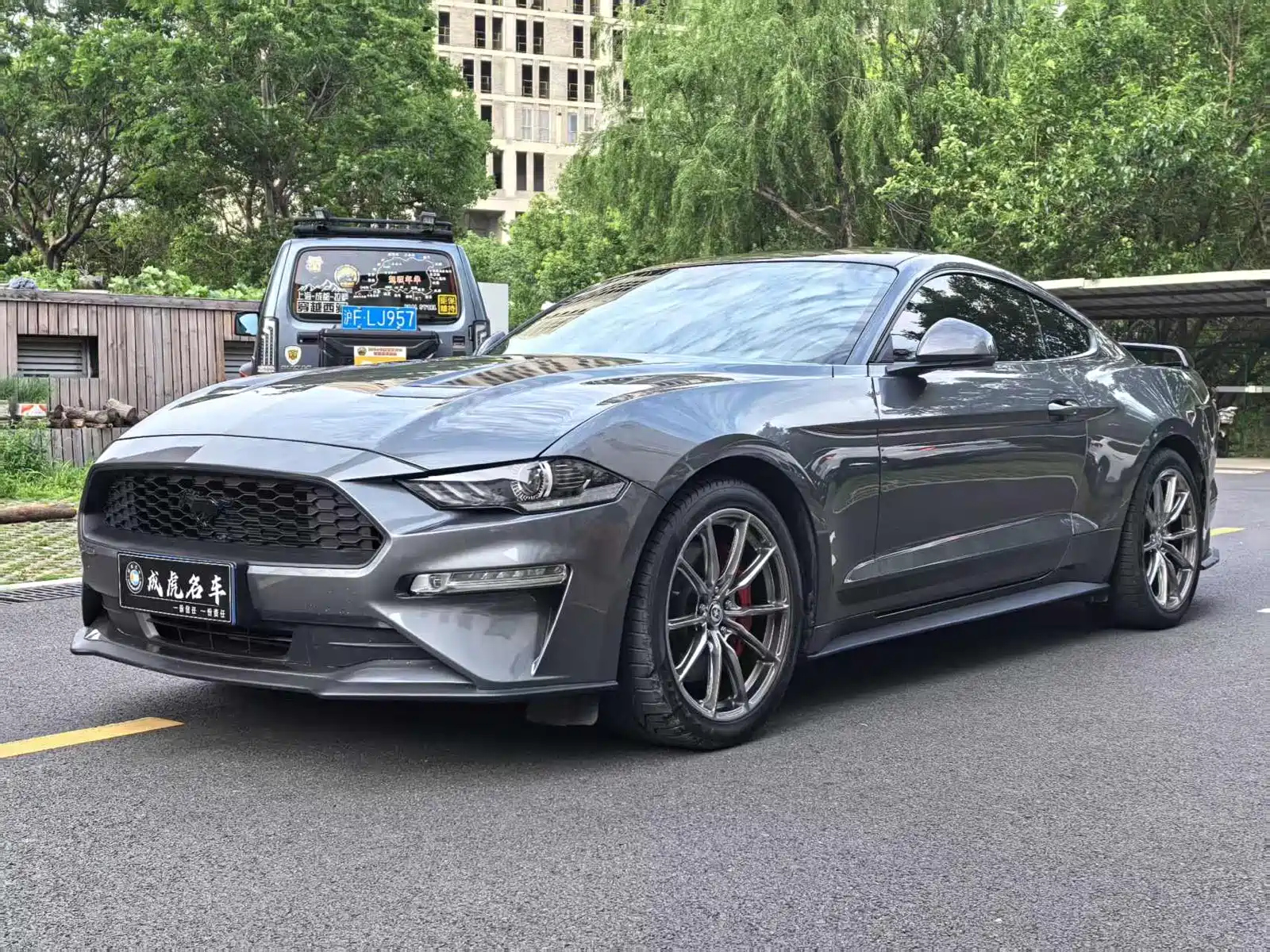 FORD MUSTANG