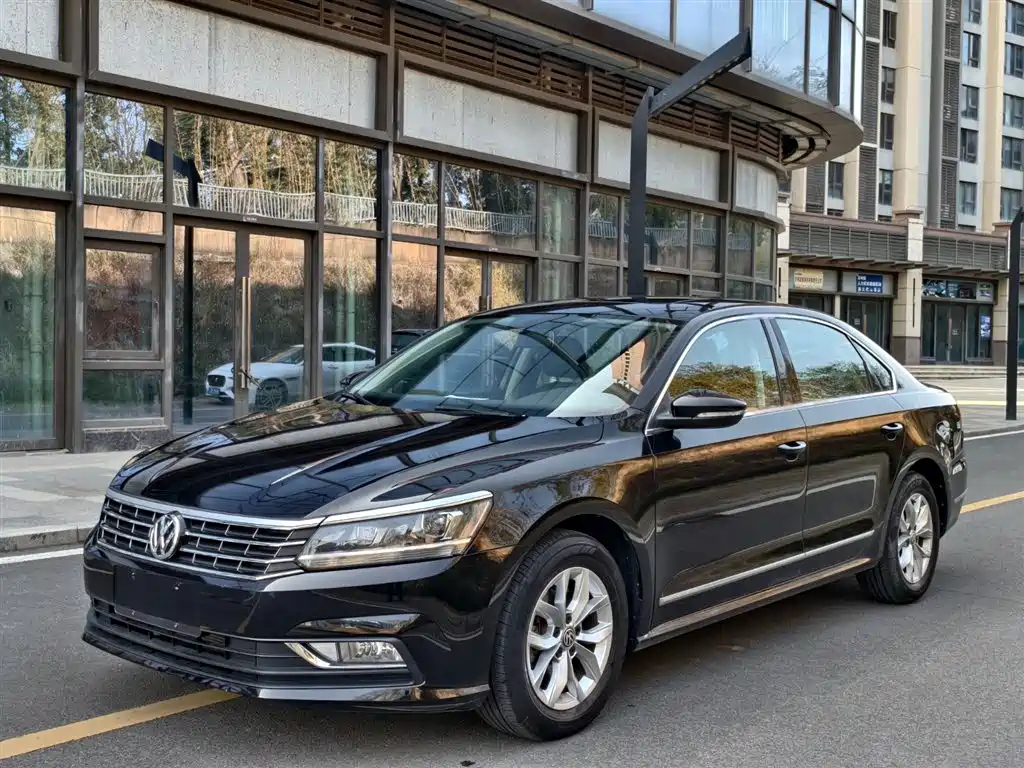 VOLKSWAGEN PASSAT 2015