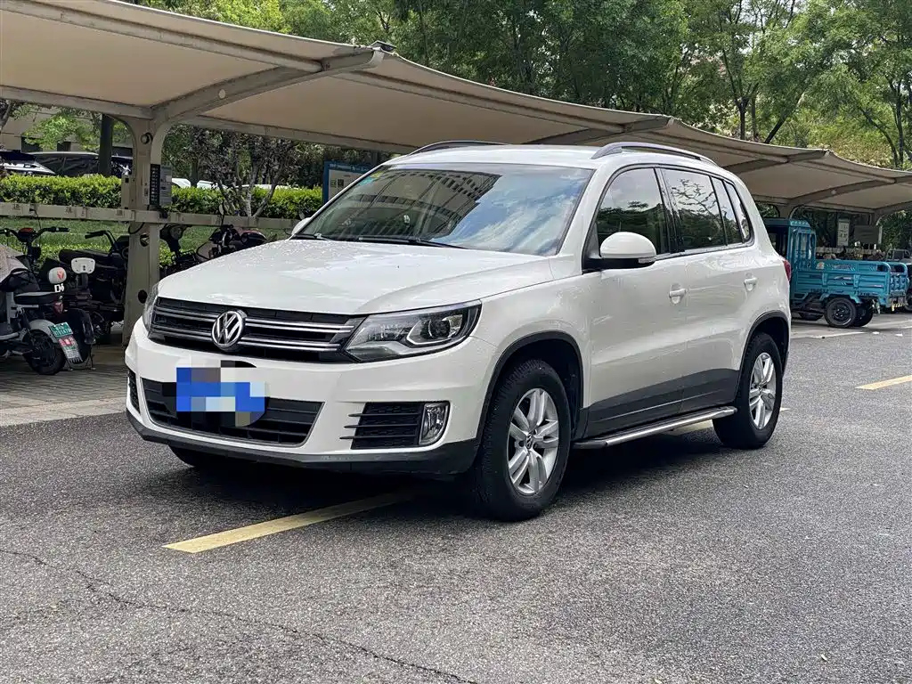 VOLKSWAGEN TIGUAN 2015