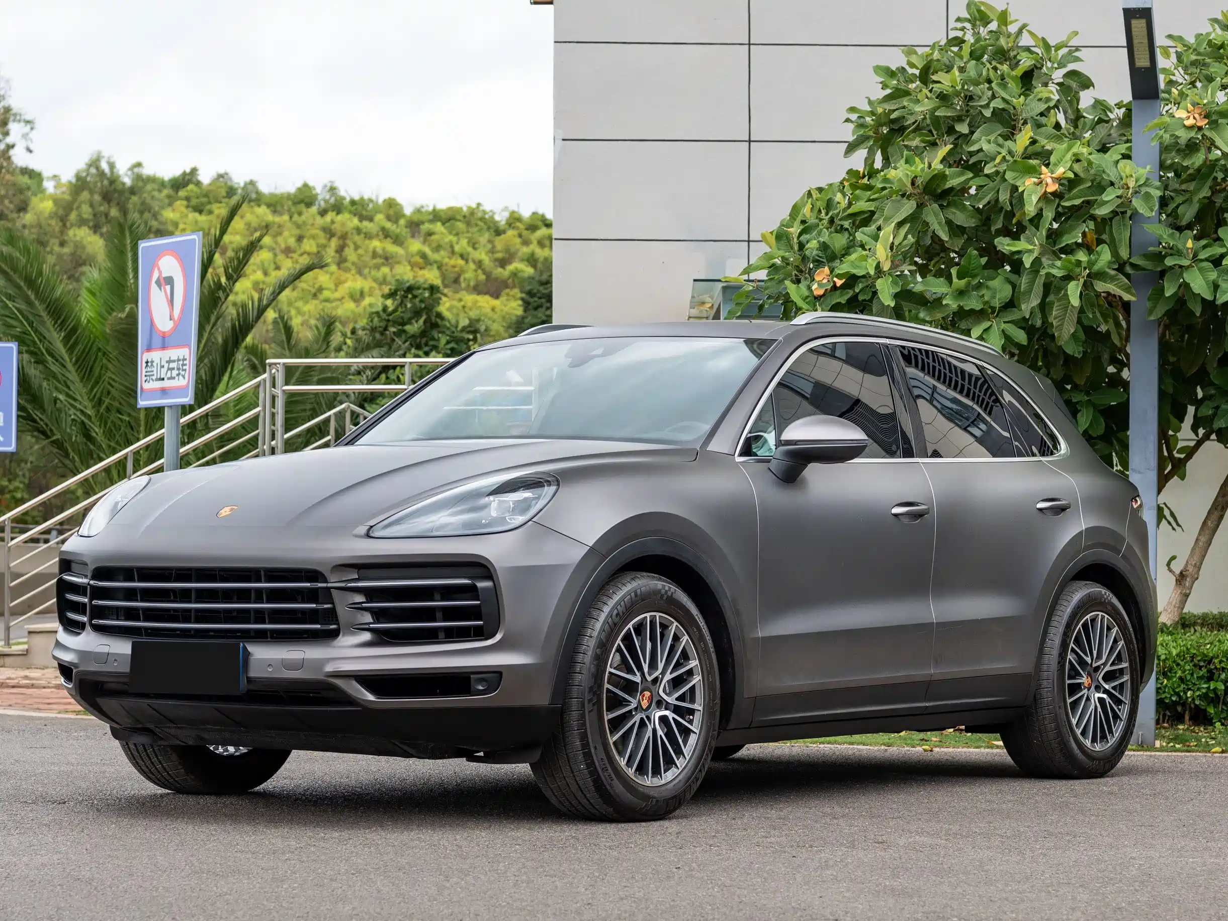 PORSCHE CAYENNE 2018
