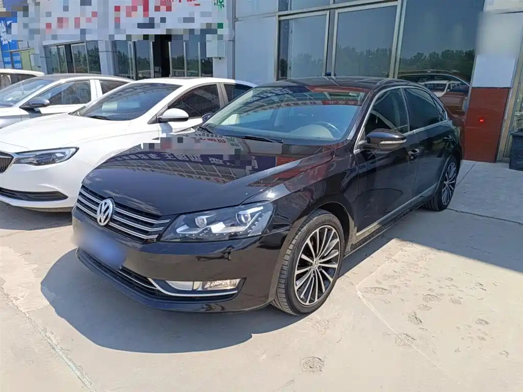VOLKSWAGEN PASSAT 2015