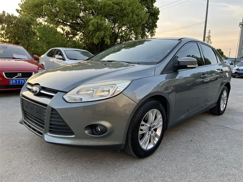 FORD FOCUS 2012