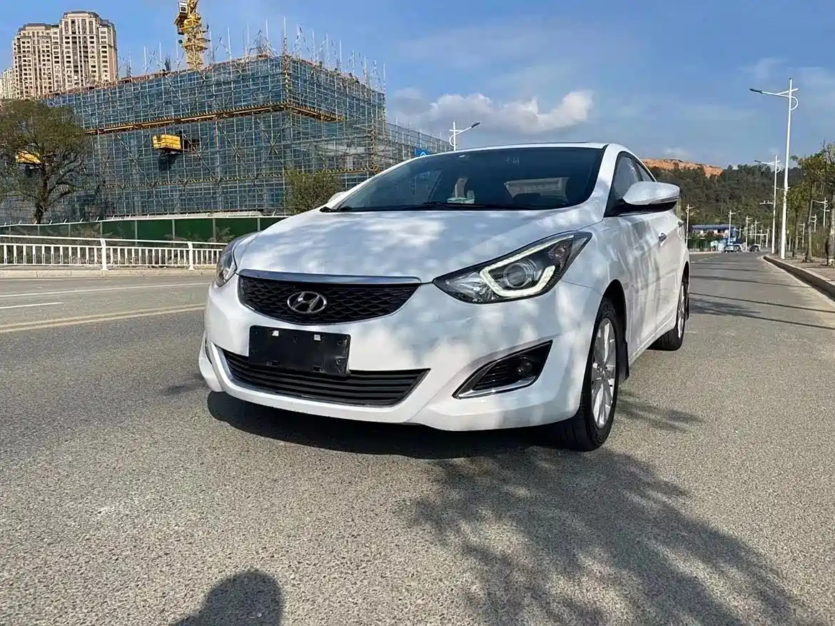 HYUNDAI ELANTRA 2016