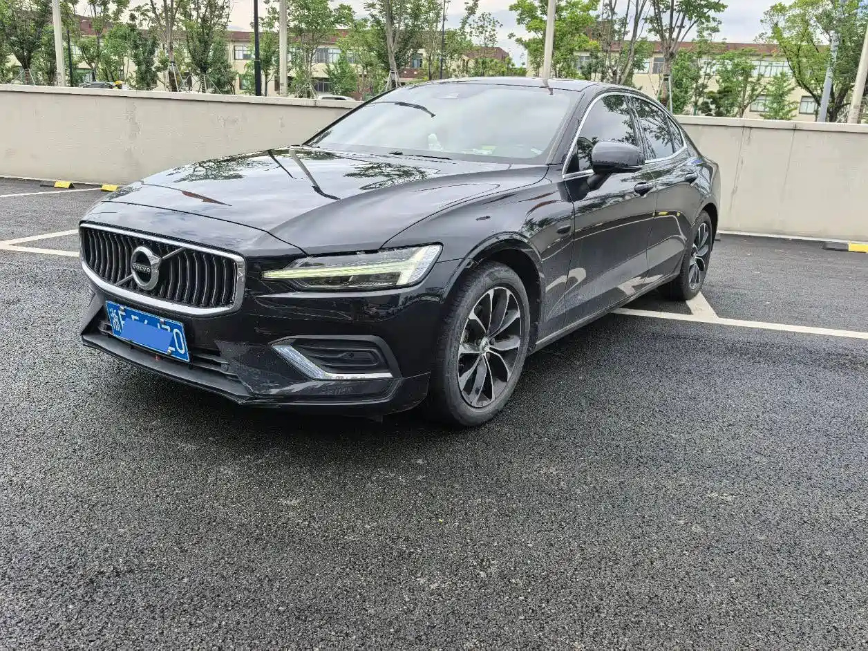 VOLVO S60 2021