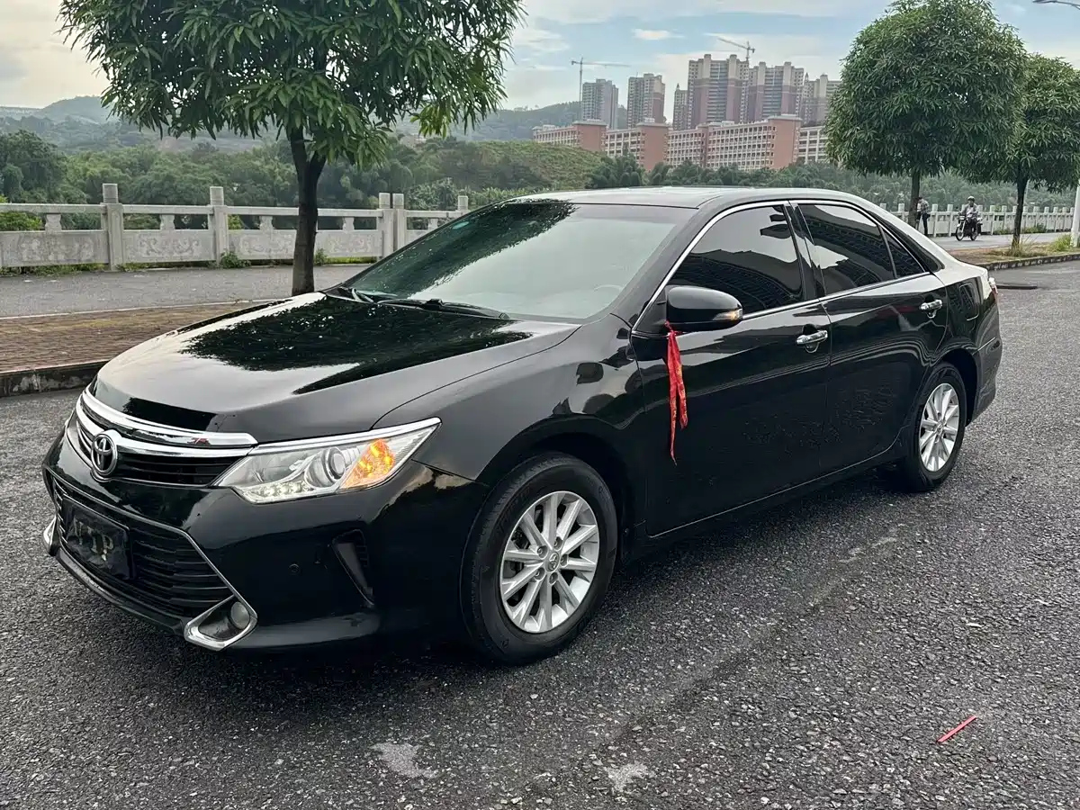 TOYOTA CAMRY 2016