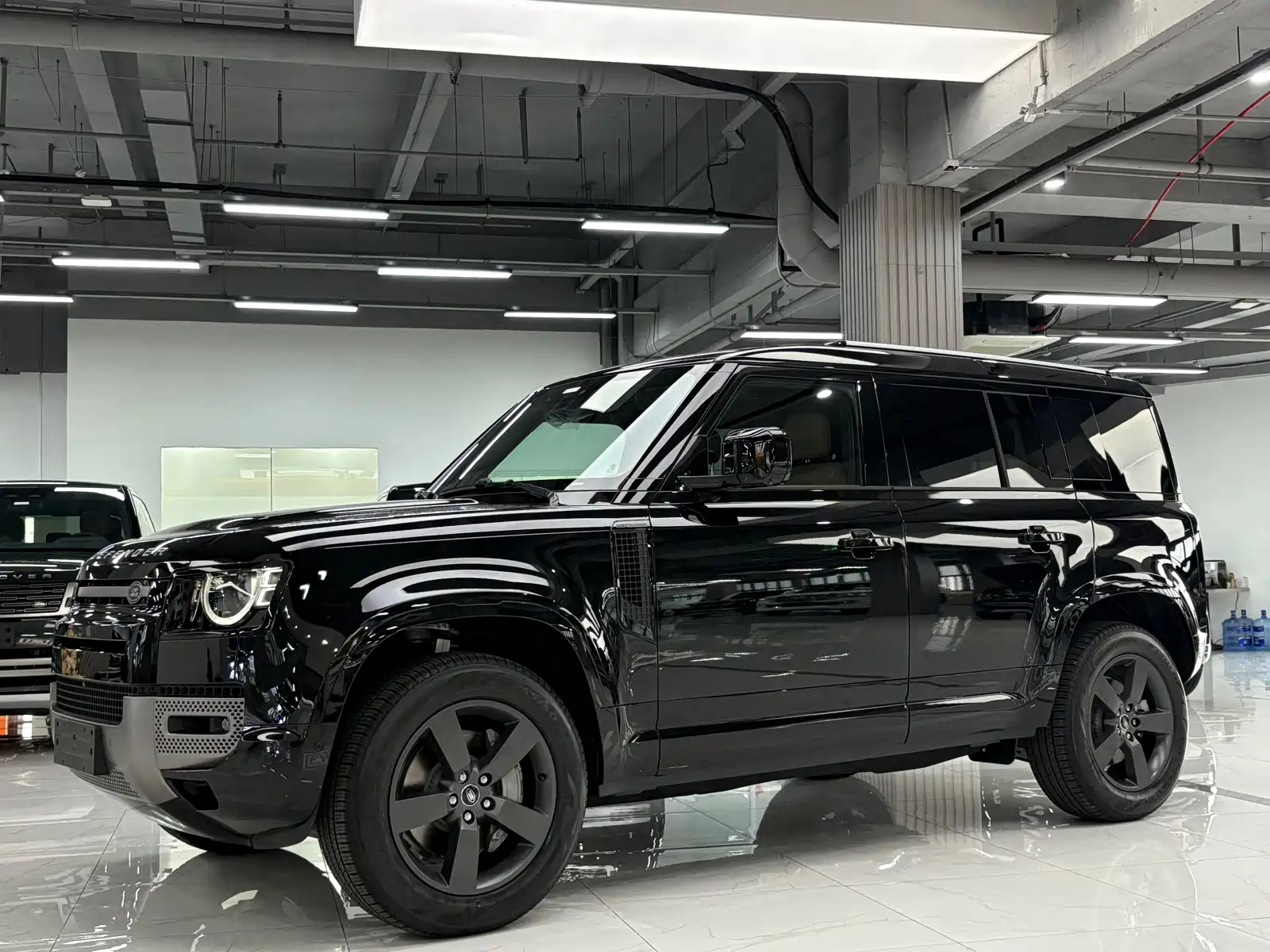 LAND ROVER DEFENDER