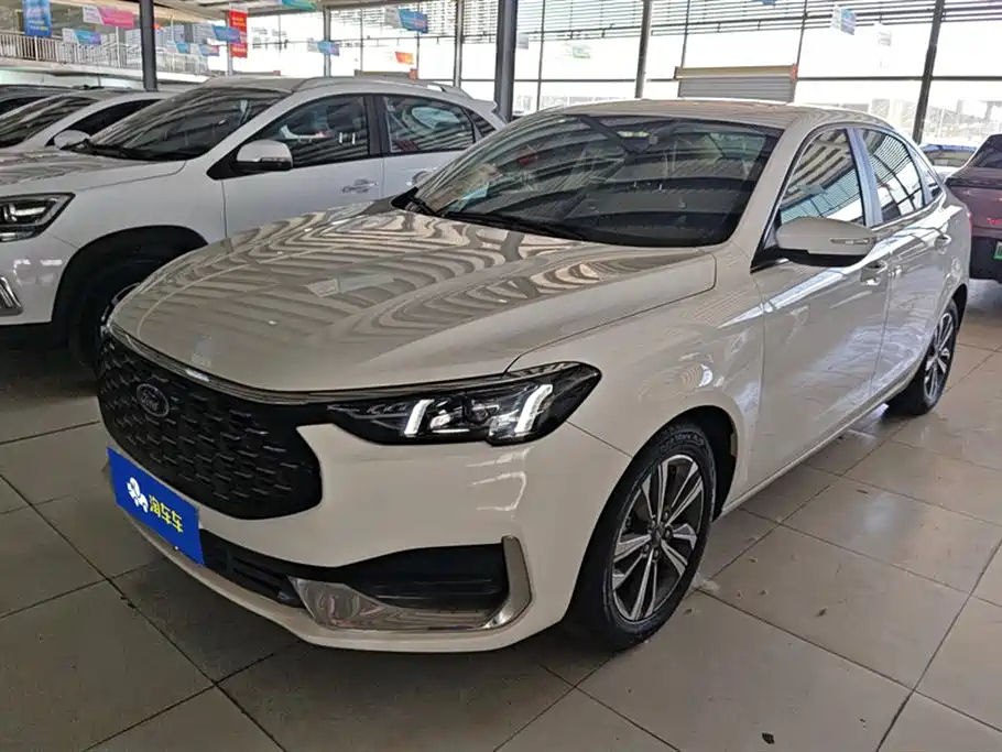 FORD ESCORT 2021