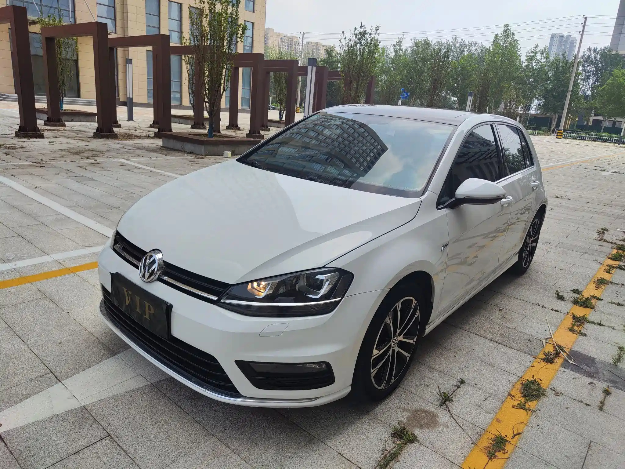 VOLKSWAGEN GOLF 2016