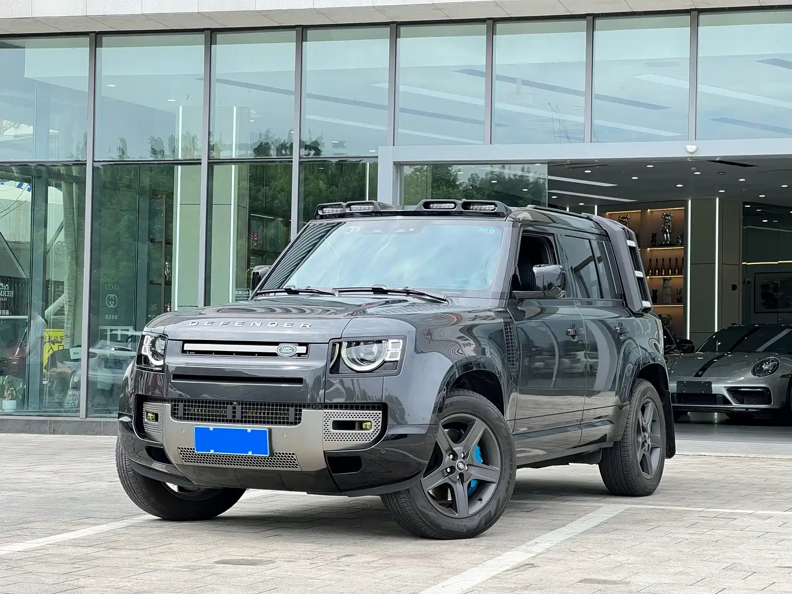 LAND ROVER DEFENDER 2023