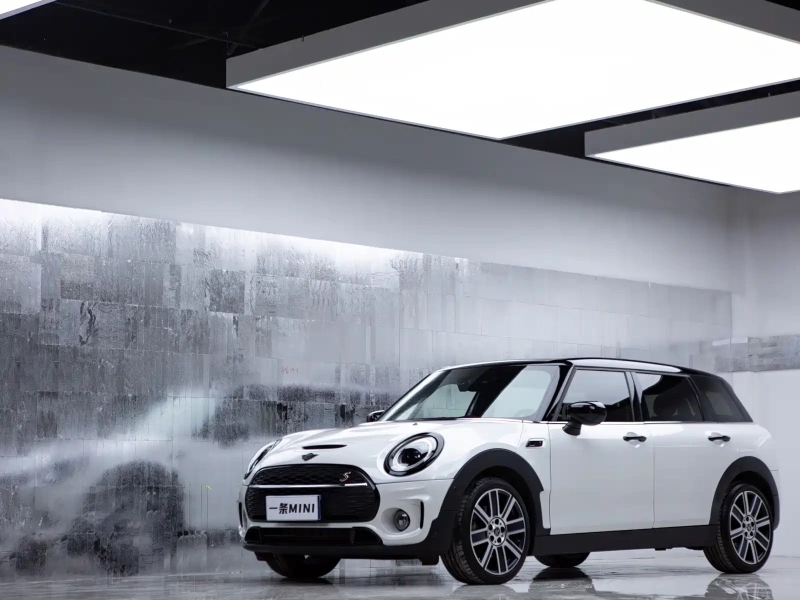 MINI CLUBMAN 2023
