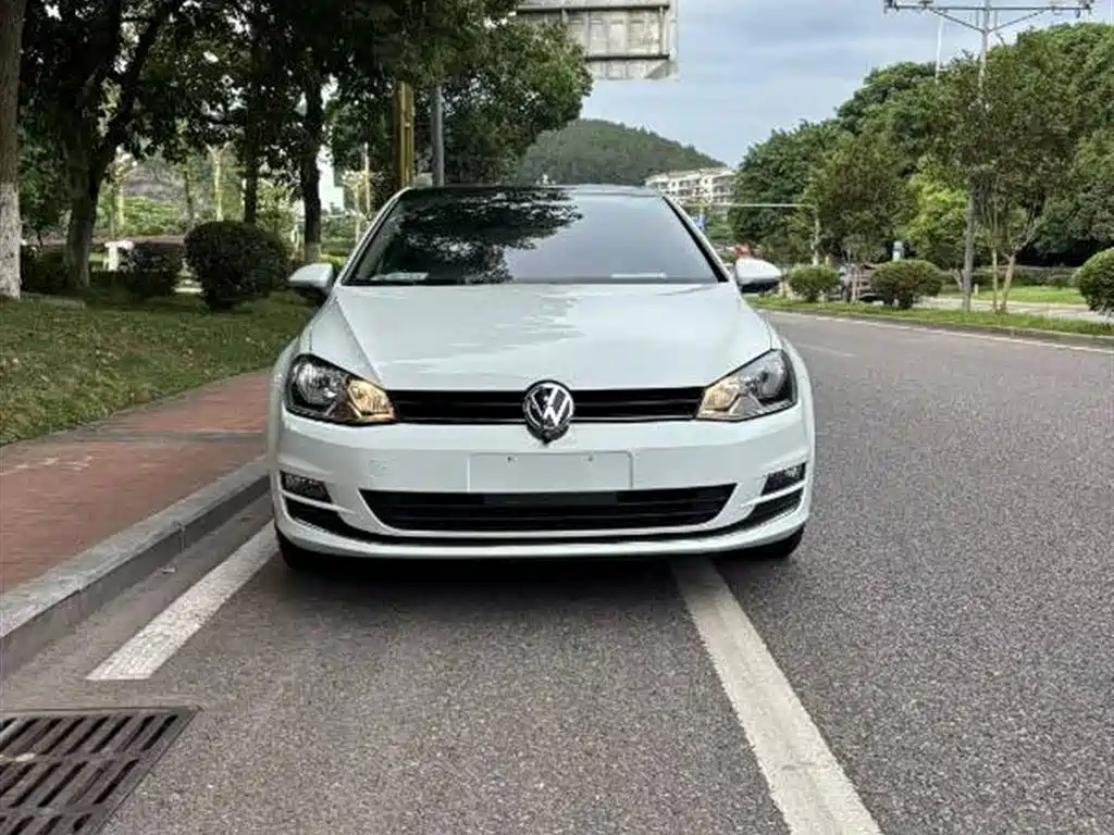 VOLKSWAGEN GOLF 2014
