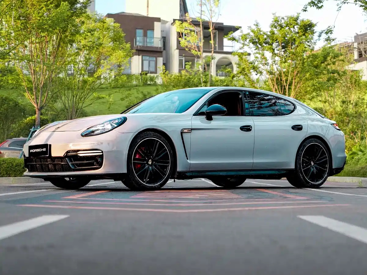 PORSCHE PANAMERA 2010