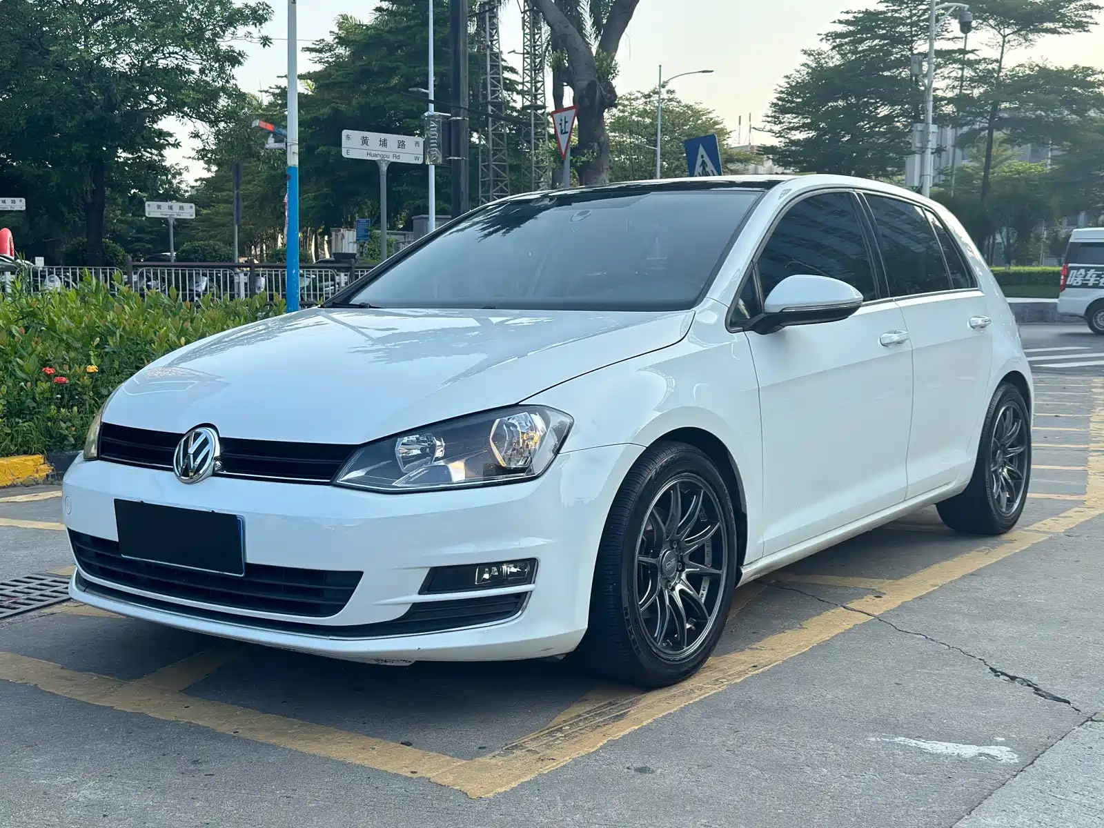 VOLKSWAGEN GOLF 2015