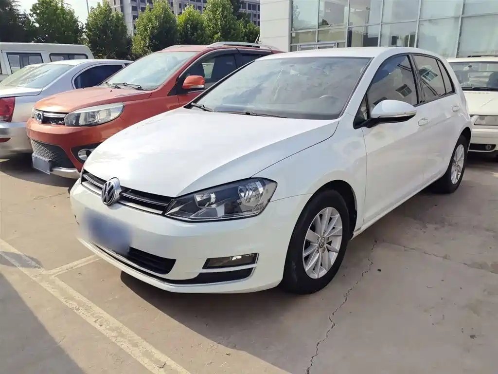 VOLKSWAGEN GOLF 2015