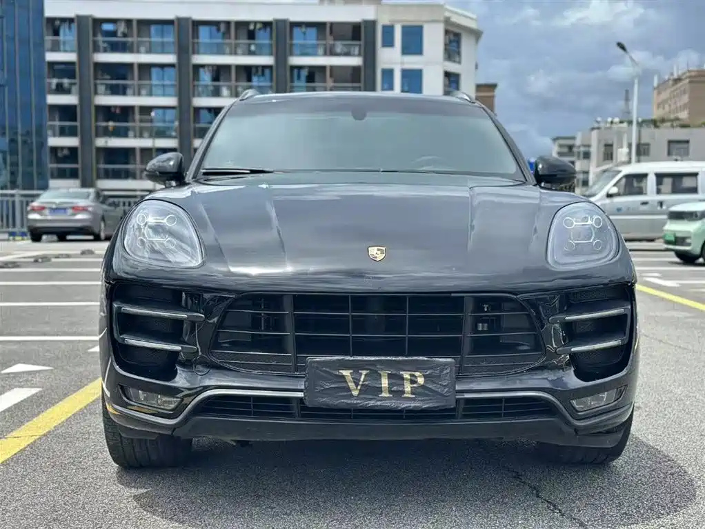 PORSCHE MACAN 2016