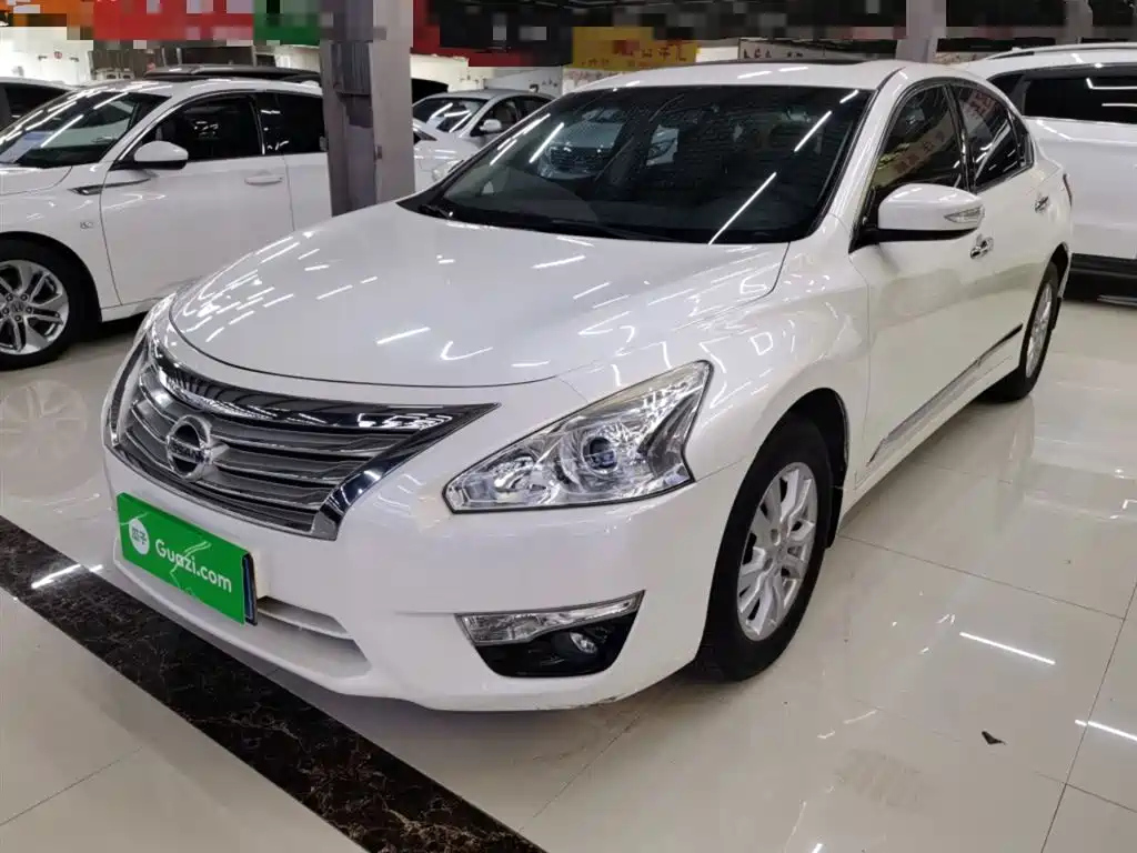 NISSAN TEANA 2013