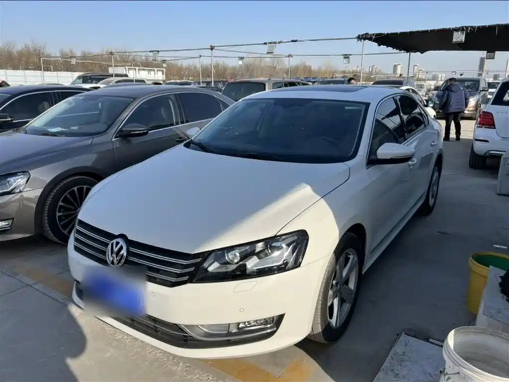 VOLKSWAGEN PASSAT