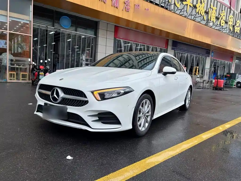 MERCEDES BENZ A-CLASS 2022