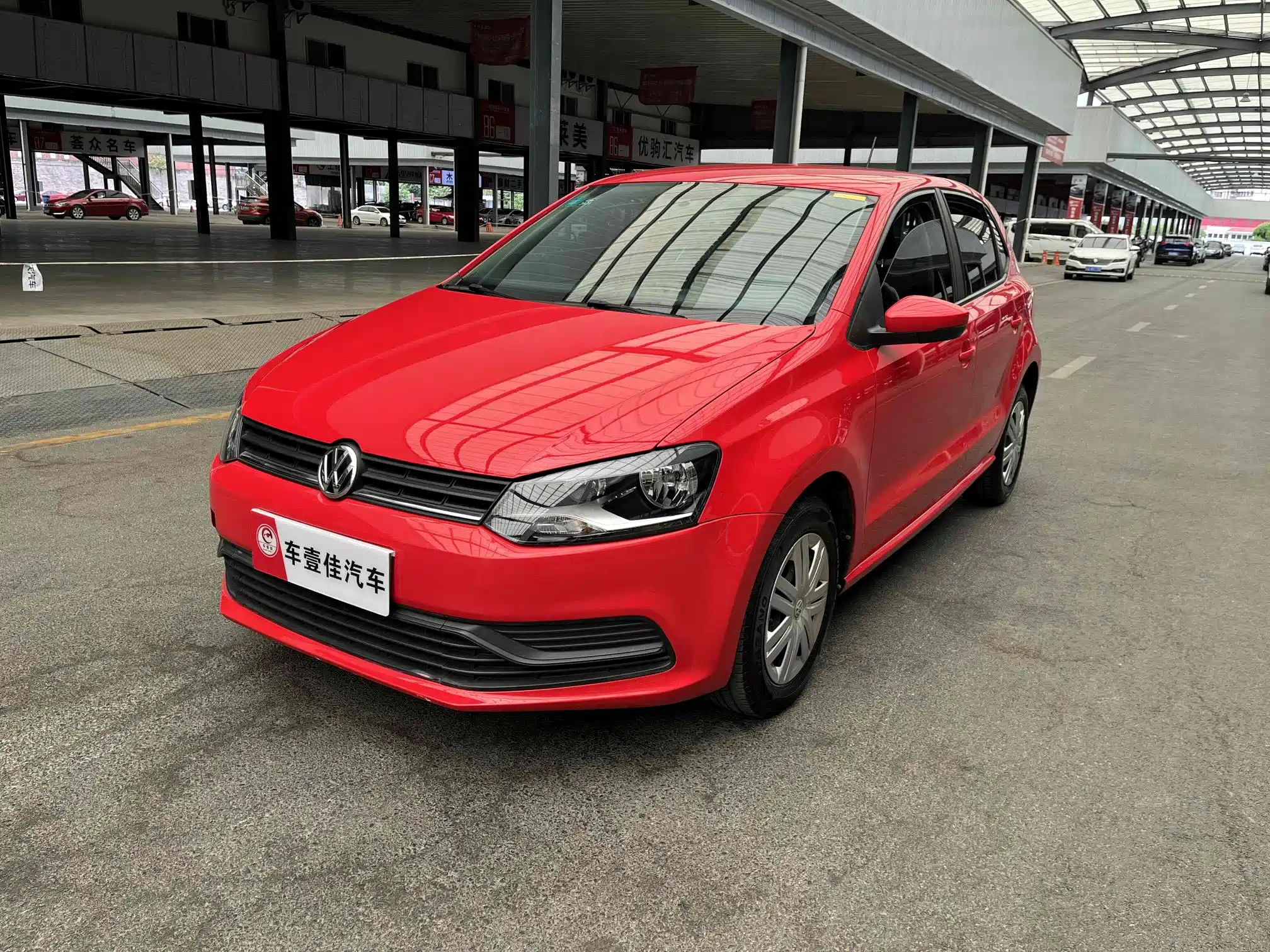 VOLKSWAGEN POLO 2016