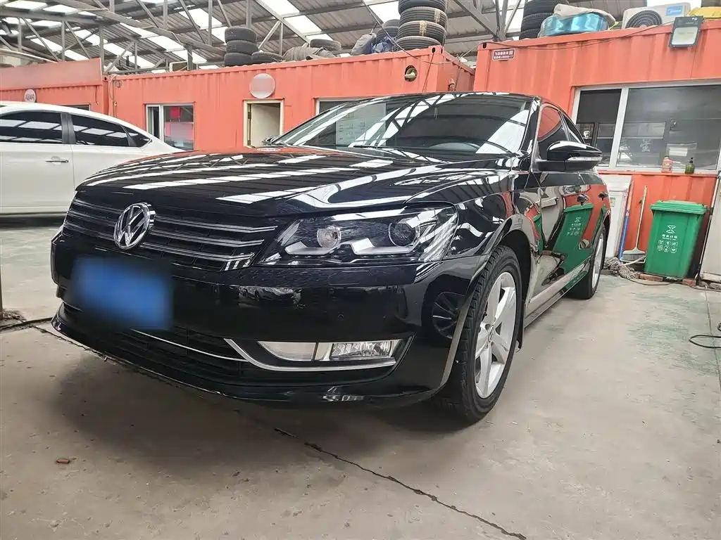 VOLKSWAGEN PASSAT 2015