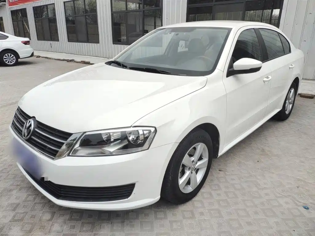VOLKSWAGEN LAVIDA 2013
