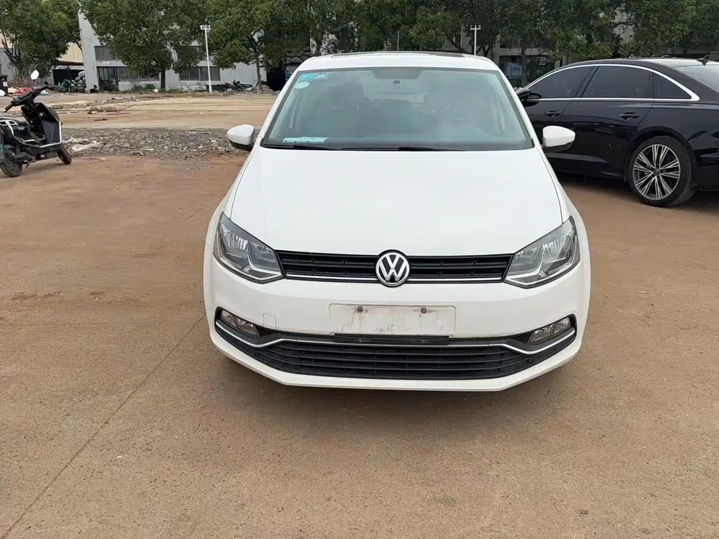 VOLKSWAGEN POLO 2016
