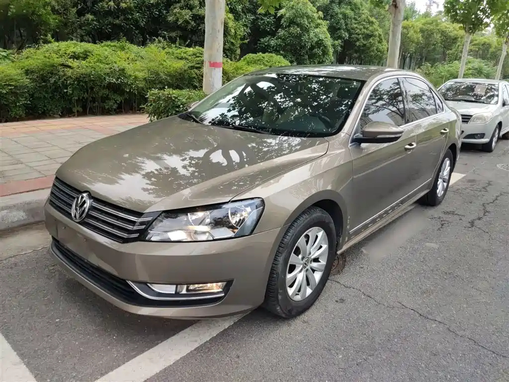 VOLKSWAGEN PASSAT 2014