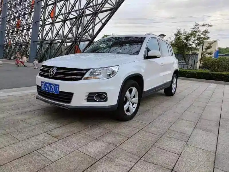 VOLKSWAGEN TIGUAN 2012