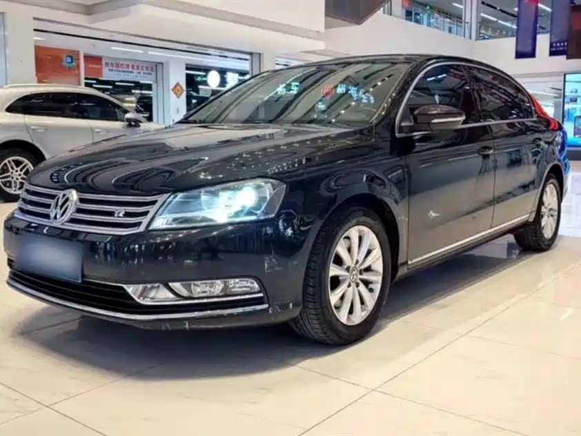 VOLKSWAGEN MAGOTAN 2013