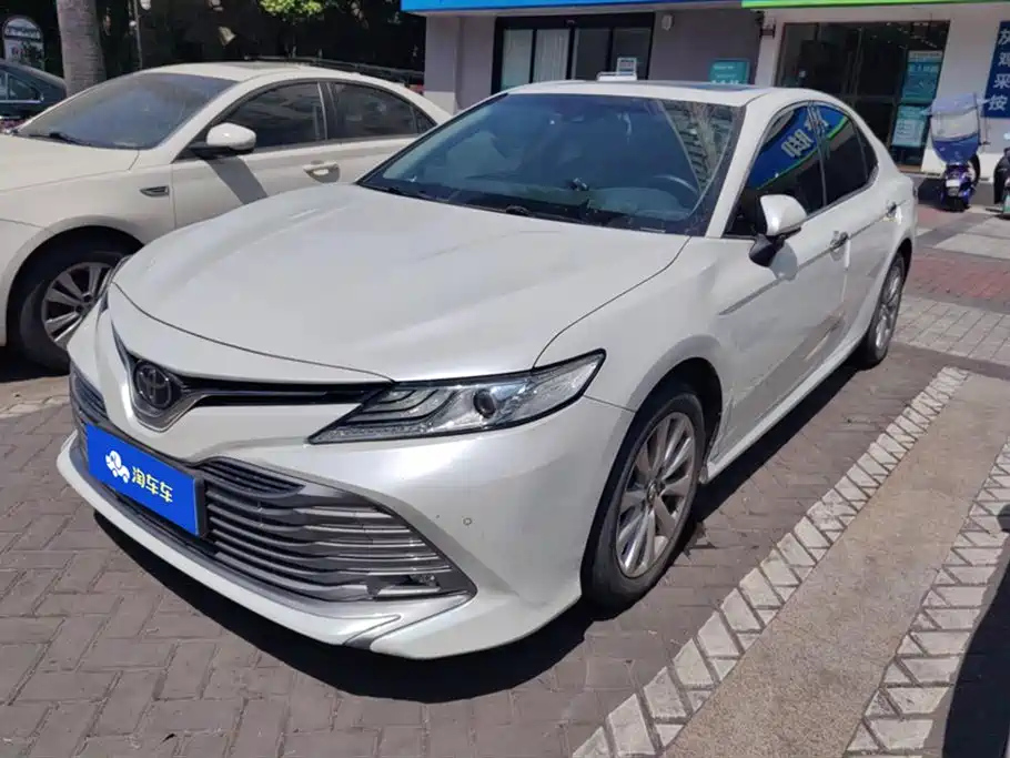 TOYOTA CAMRY 2018