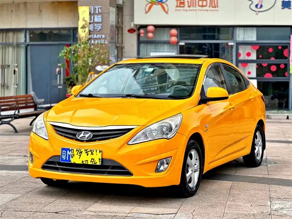 HYUNDAI RENA 2010