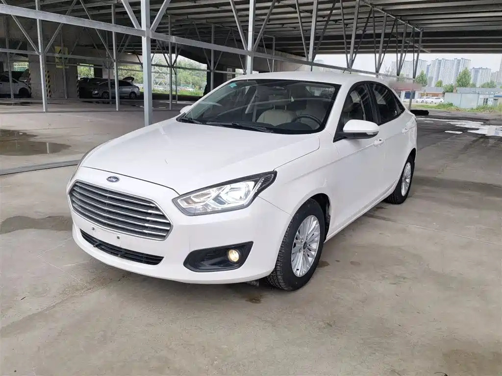 FORD ESCORT 2015