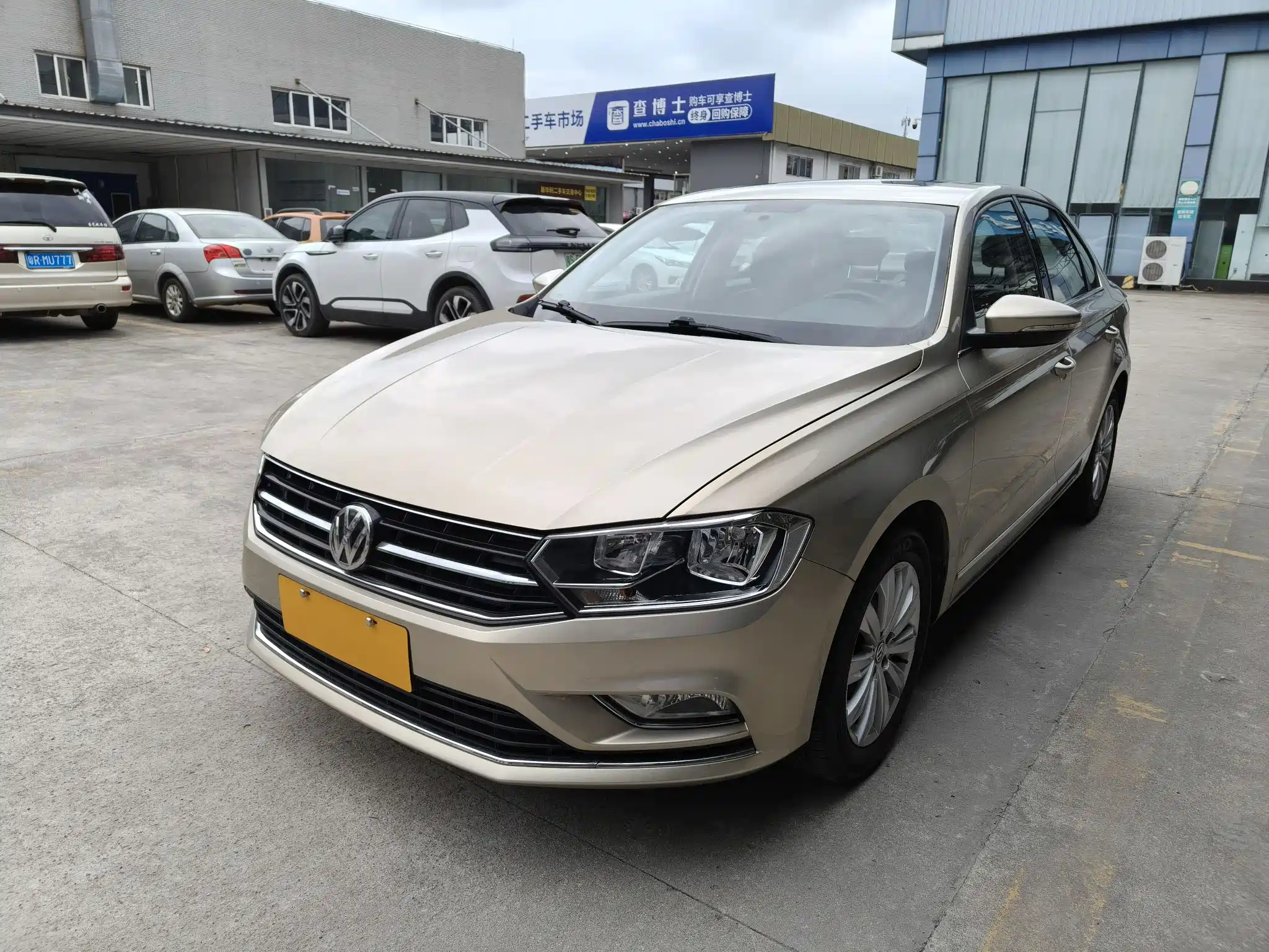 VOLKSWAGEN BORA 2016