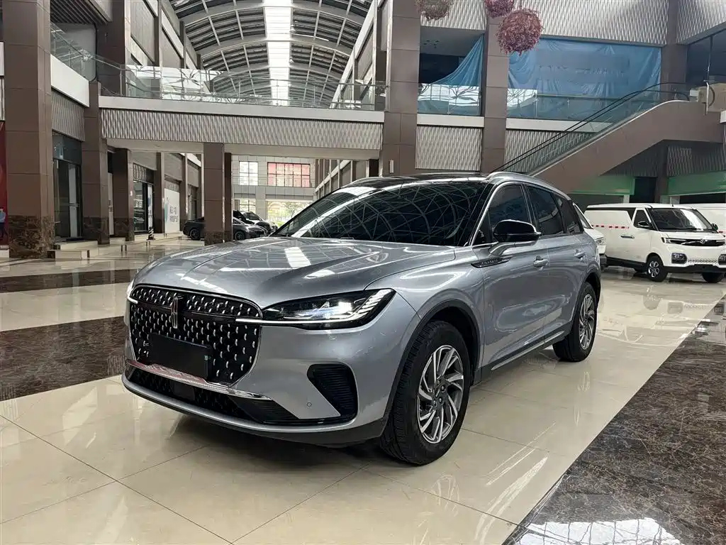 LINCOLN ADVENTURER 2023