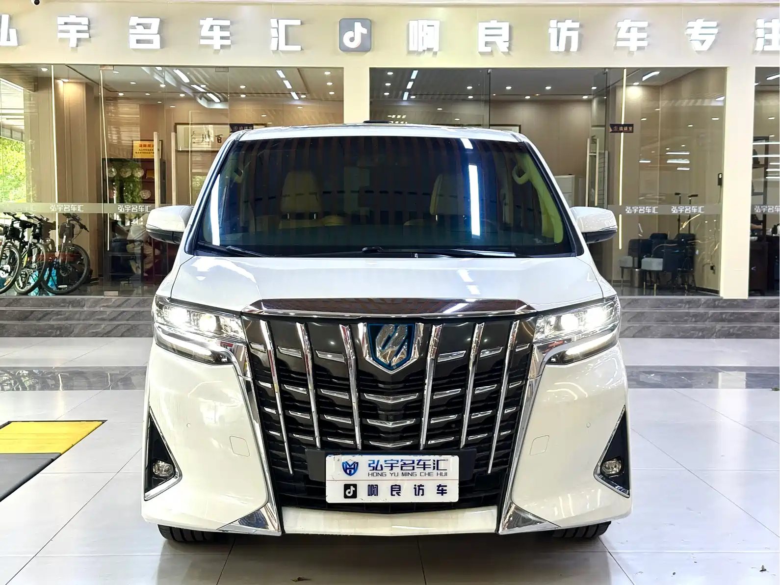 TOYOTA ALPHARD 2018